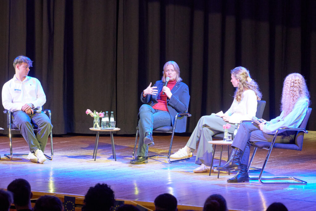 Bundestagspräsidentin Bärbel Bas bei Politik im Dialog